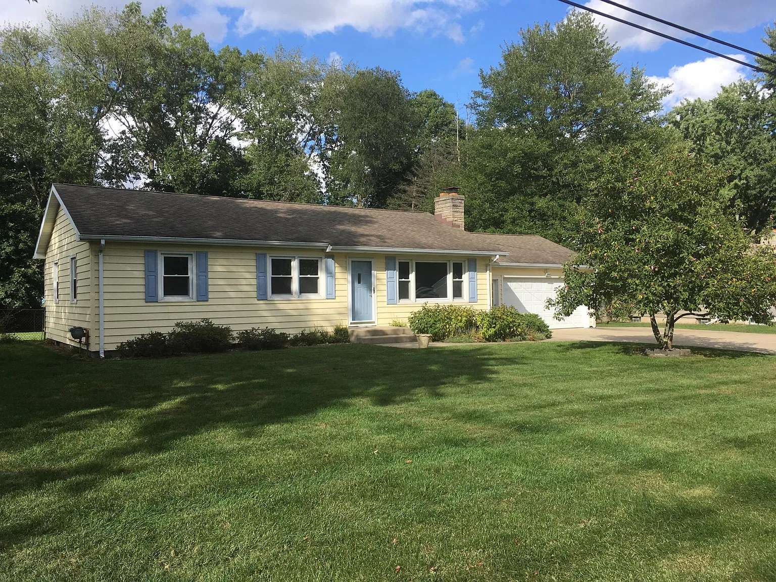 4 bed, 1358 sqft, $2,100 — Photo 1