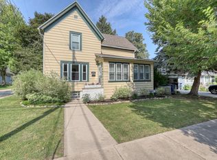 215 N Spring St, Port Washington, WI 53074