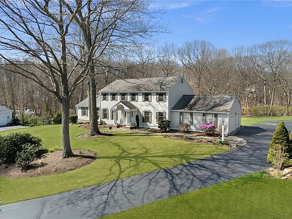 3rd image of 155 Fernwood Dr