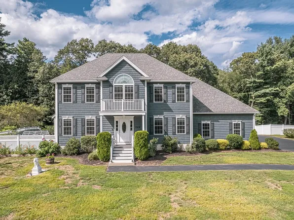 344 Essex St, Lynnfield, MA 01940