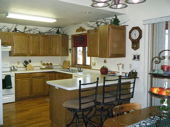 3rd image of 213 E Bos Creek Dr