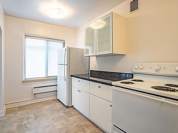 DeSoto Arms: 1BD/1BA