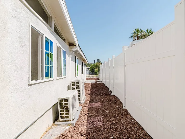 15526 Donmetz St — Photo 13