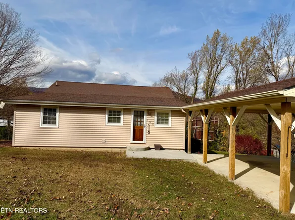 120 Lowe Dr W, Caryville, TN 37714