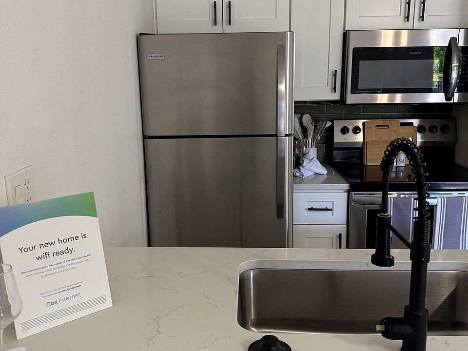 Century Apartments Kitchen