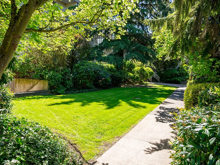 8040 Blundell Rd — Photo 31