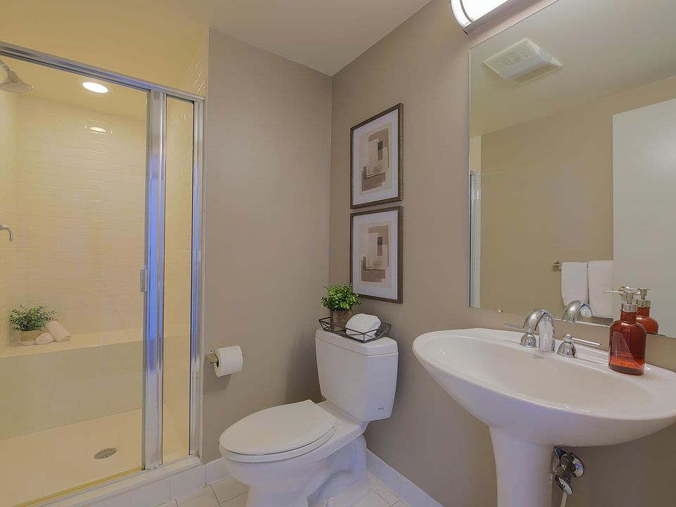 100 N Center St, photo 26
