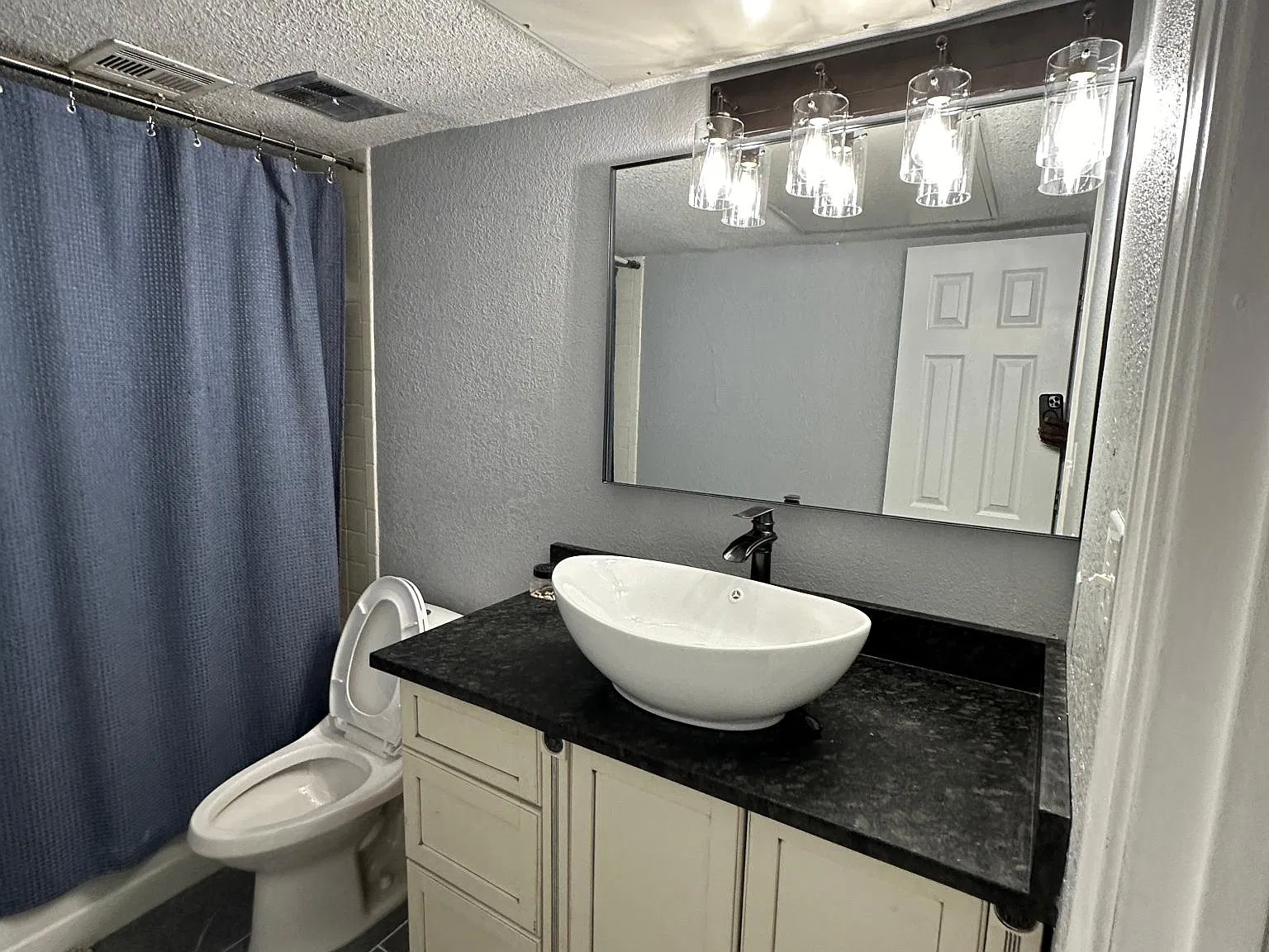 1908 E 66th Pl — Photo 3