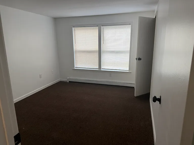 180 Linwood Ave #1 — Photo 2