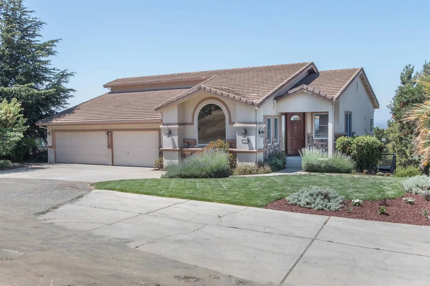1245 Kaylene Ct photo 1