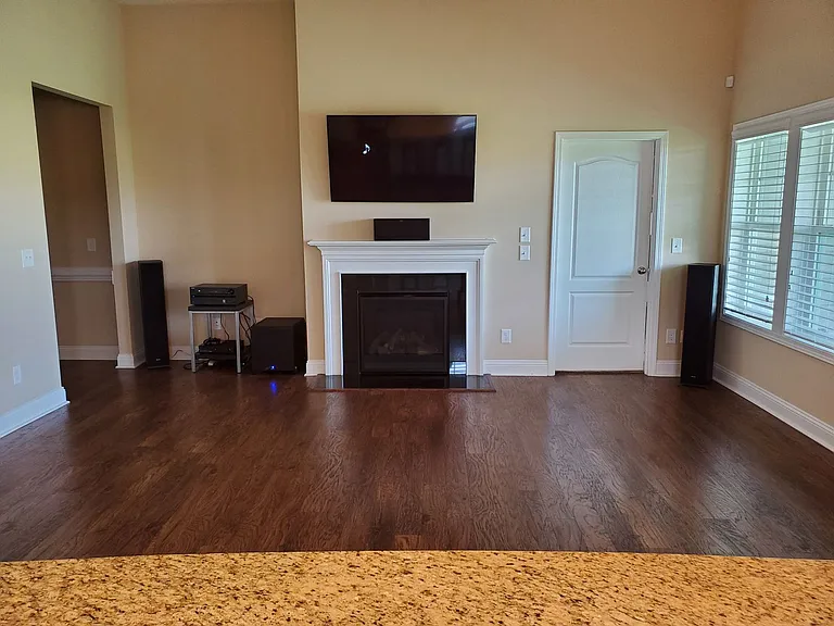 205 Korbel Dr — Photo 3