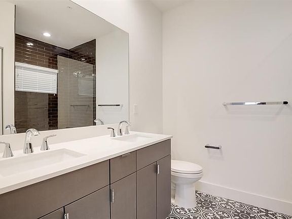 5th image of 211 Ocean Breeze St #3