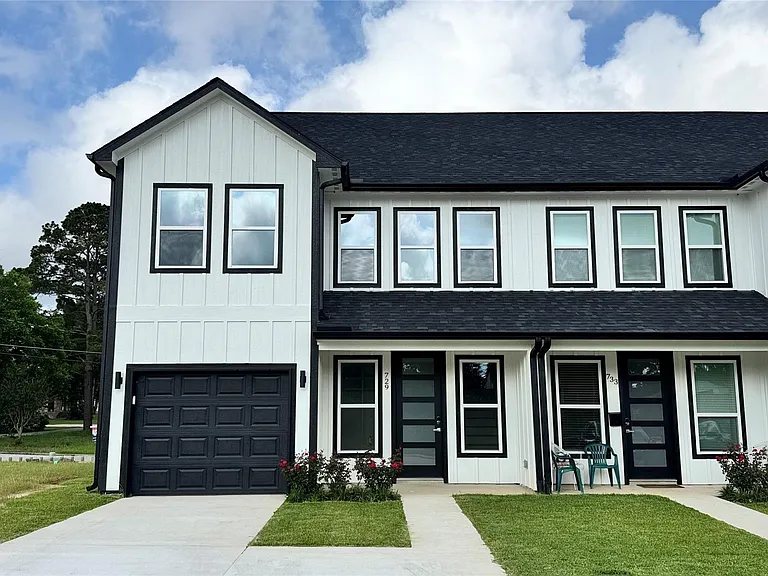 729 Ebenezer Ln — Photo 2