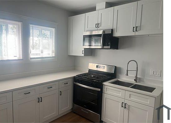 4th image of 10325 Joan Ave Floor 2