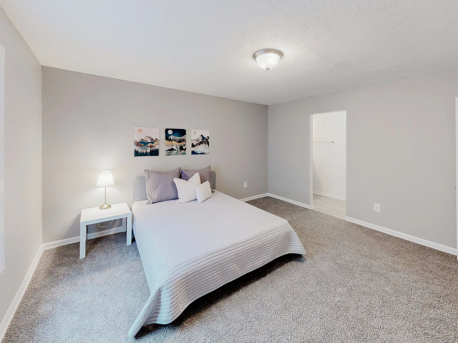 4 bed, 2.0 bath, $1,252 — Photo 1