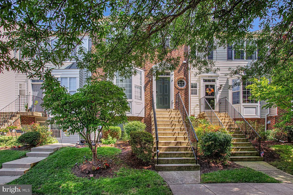 Nantucket Mews — Photo 2