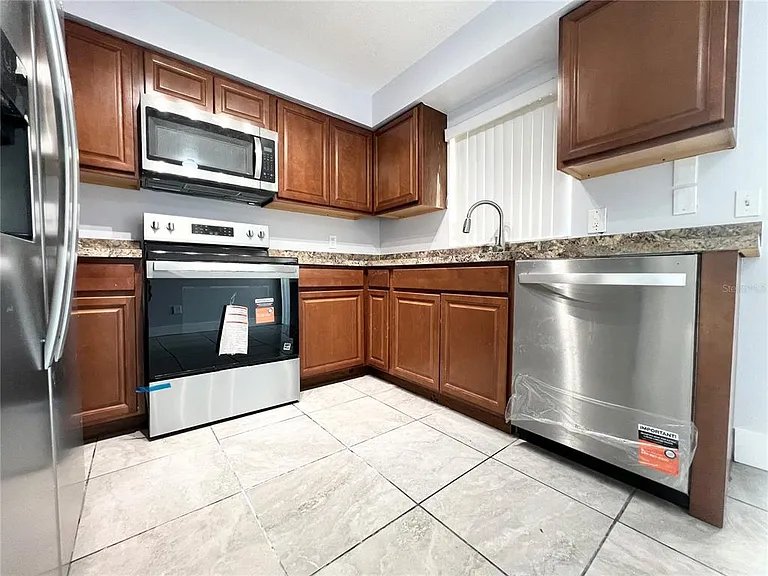 11340 Cardiff Dr — Photo 4