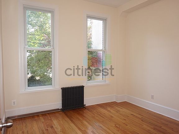 3rd image of 319 22nd St #1