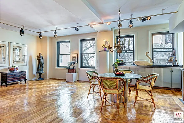 Sold by Wohlfarth & Associates Inc | media 1