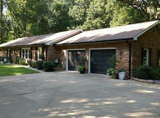 1910 McDowell Rd, Vincennes, IN 47591