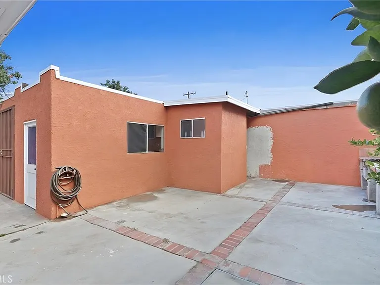 236 W Arbor Vitae St — Photo 32