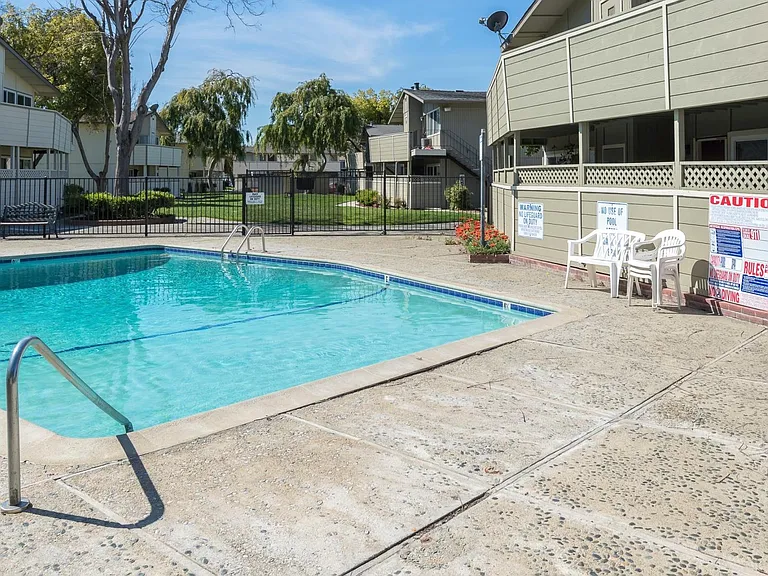Park Villa Apartments — Photo 9