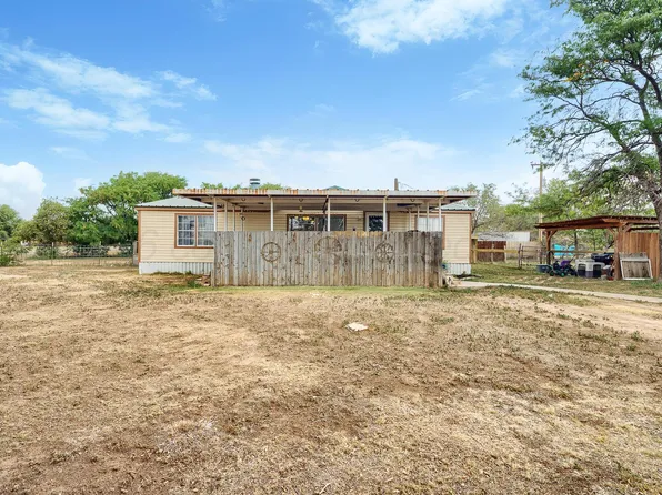304 Coke St, Vega, TX 79092