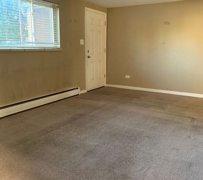 2nd image of 4517 Flower St