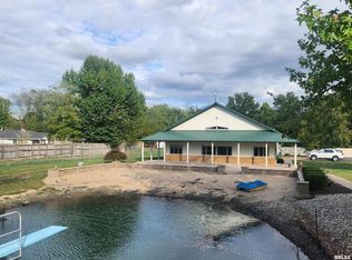 2878 Sunfield Rd, Du Quoin, IL 62832