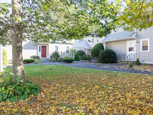 39 Megansett Dr Unit 8, Plymouth, MA 02360