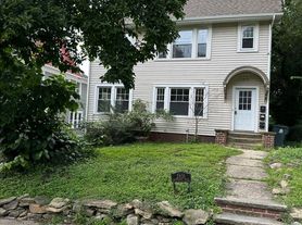 2831 Hampshire Rd, 1