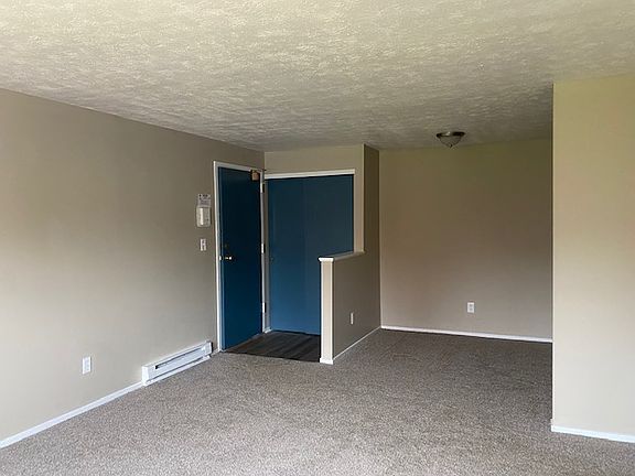 3rd image of 102 Gluck St APT I