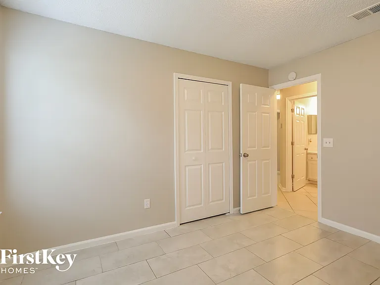 5372 Chestnut Lake Dr — Photo 10