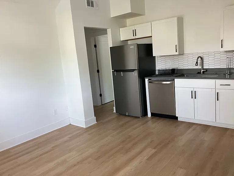 717 N 9th St #B — Photo 3