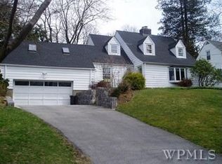 60 Powder Horn Rd, Ardsley, NY 10502