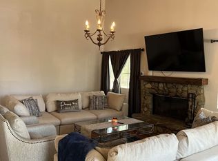 9839 Foothill Pl, Sylmar, CA 91342