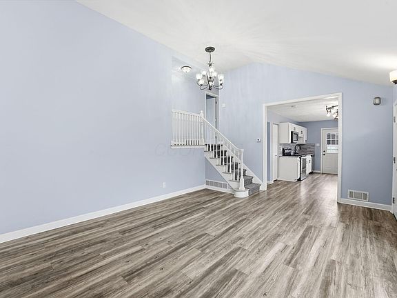 3rd image of 1260 Country Club Rd