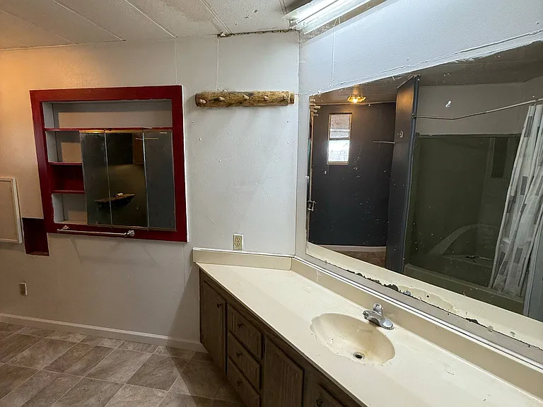 8221 S Taylor Ln — Photo 23