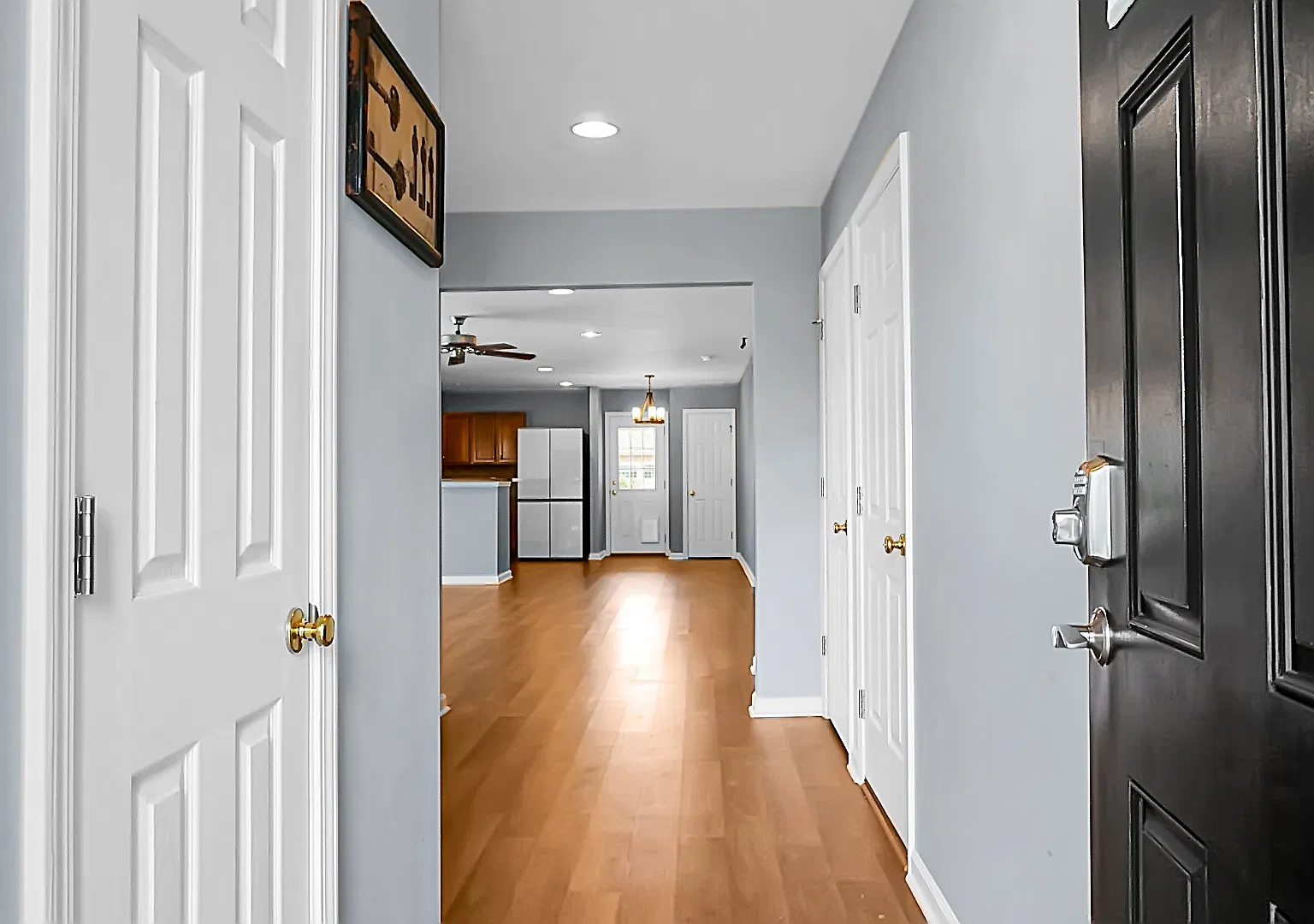 5 bed, 2338 sqft, $2,500 — Photo 3