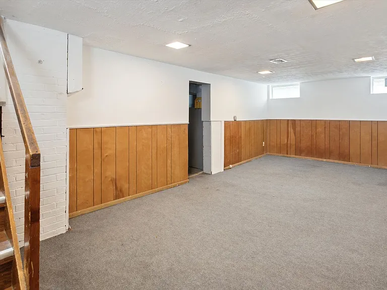 9504 S Highland Ave — Photo 20