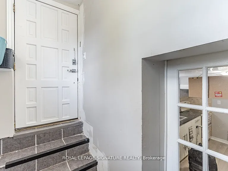 1078 Eastmount Ave #2 — Photo 5