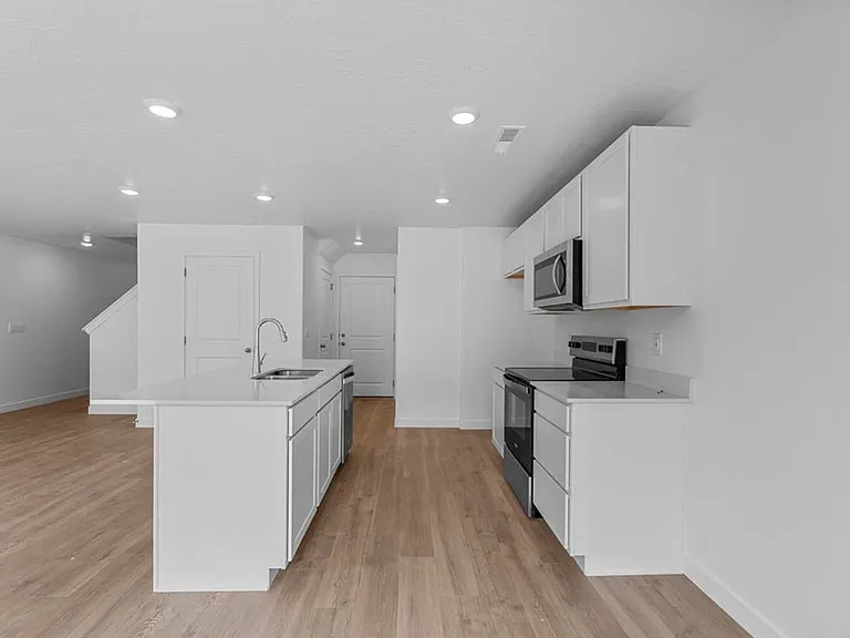 2133 S Wolverine Way — Photo 10