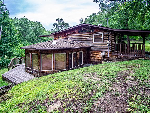 2nd image of 935 Whippoorwill Rd