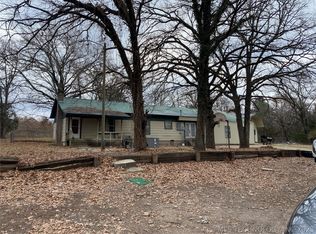 490 Elmwood Ln, Ardmore, OK 73401
