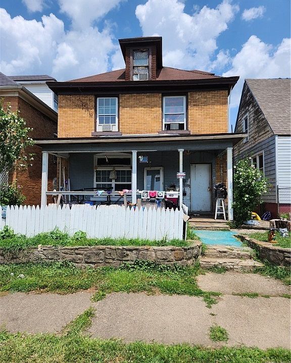 2nd image of 412 Grant St