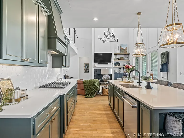501 E 127th Pl S — Photo 13