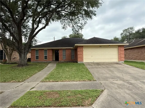 304 Cromwell Dr, Victoria, TX 77901