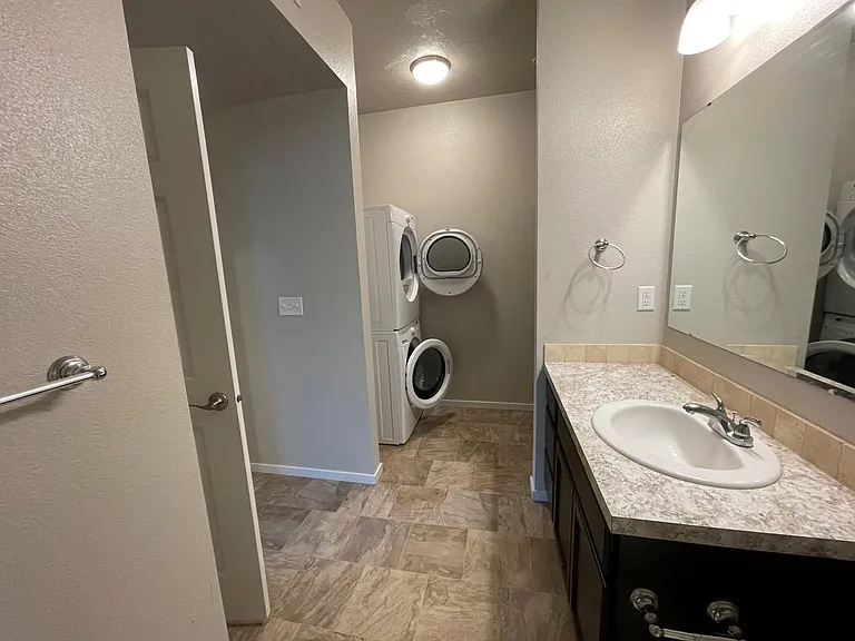 Tree Valley Village Apartments — Photo 40
