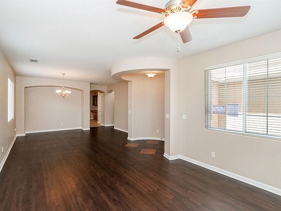 3rd image of 3161 N Burl Ave