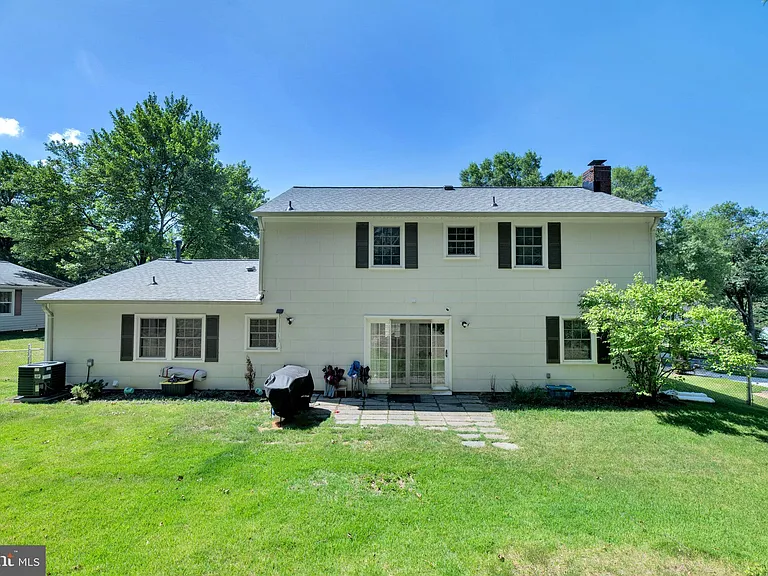 8812 Churchfield Ln — Photo 26
